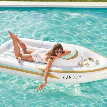 E-comm: Everything you need to turn your outdoor space into a relaxing beach oasis